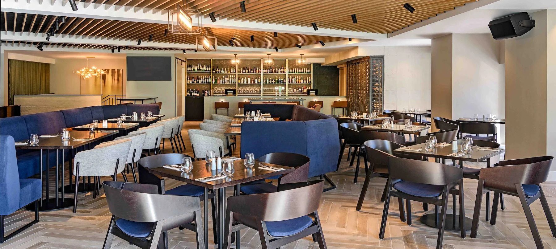 Queens Head Bar & Eatery