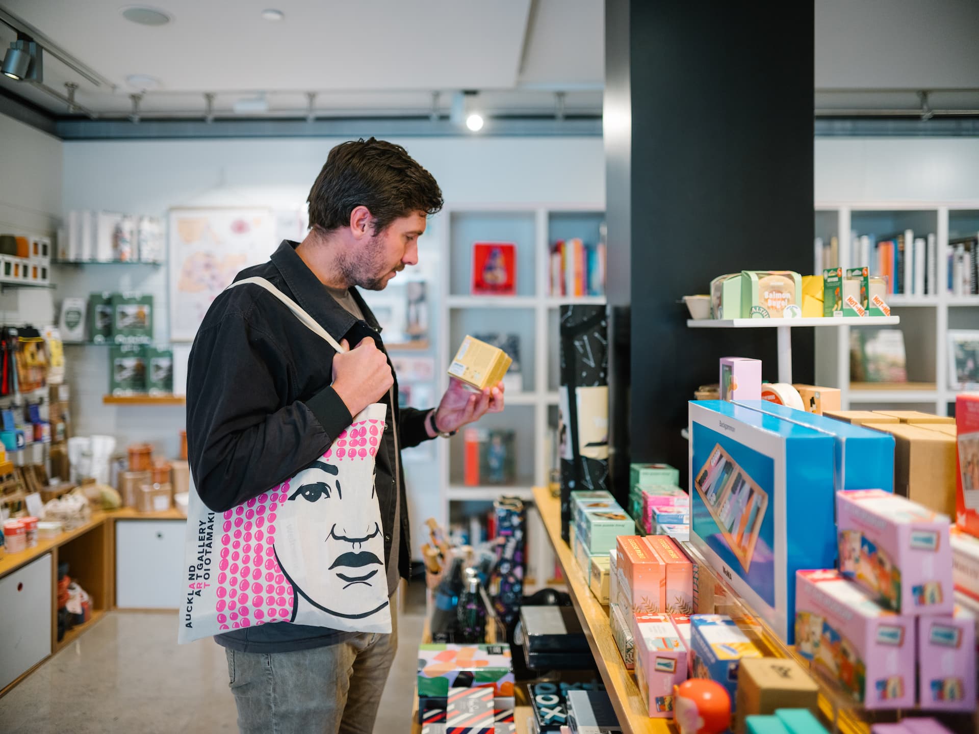Auckland Art Gallery Toi o Tāmaki Gallery Shop