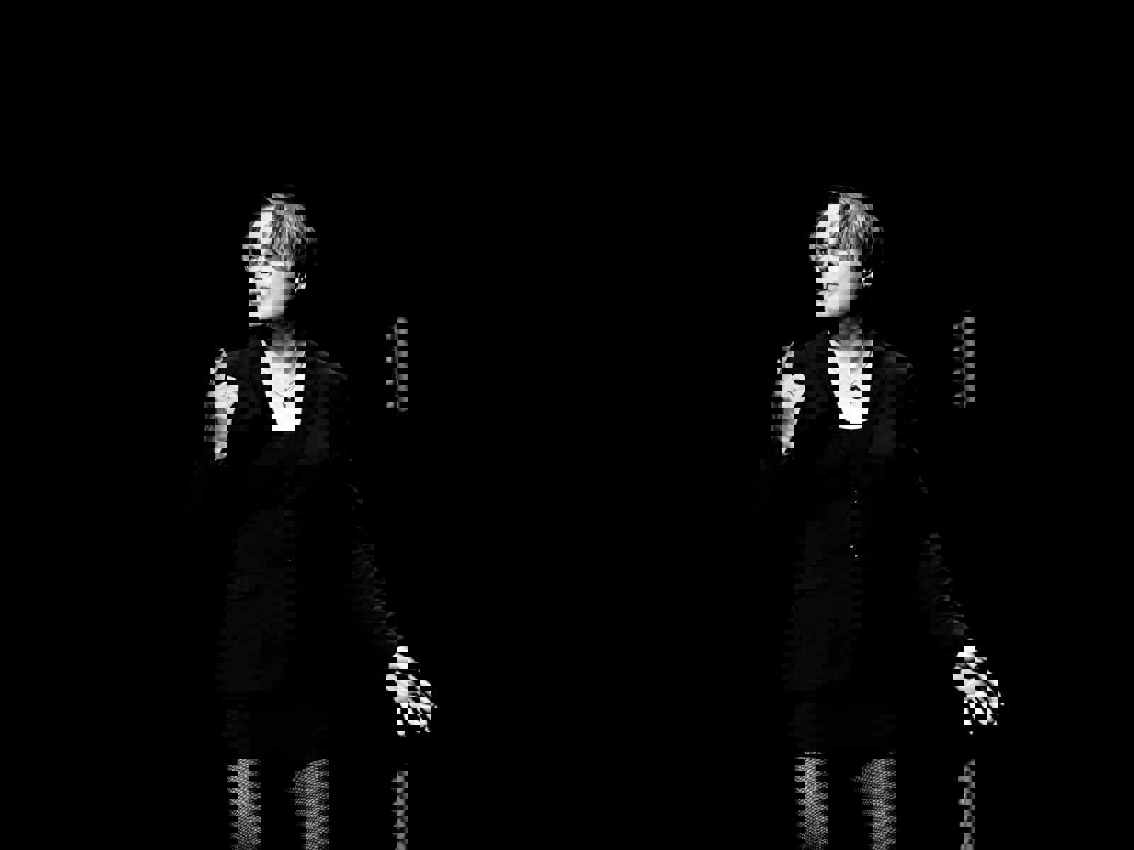 Eddie Izzard performs Shakespeare’s Hamlet