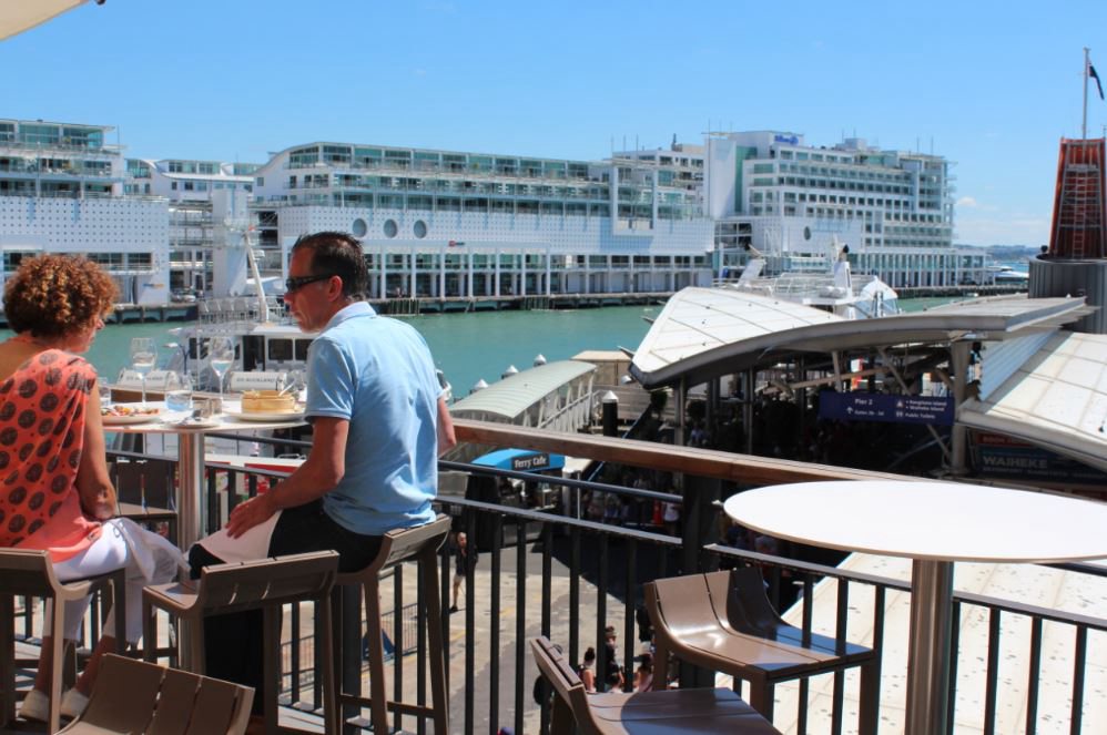 Harbourside  Ocean     Bar & Grill