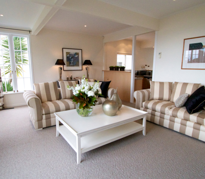 Emerald Cottage by the Beach